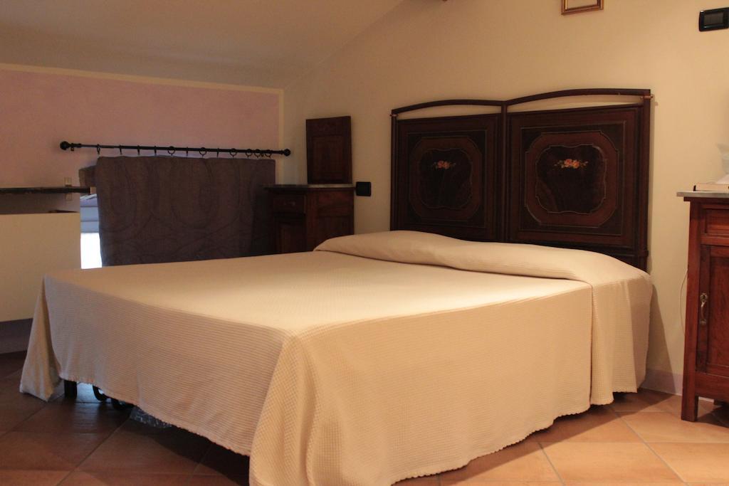 Agriturismo Arte Contadina Fiorenzuola dʼArda Habitación foto